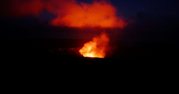 Žhavá láva sopky Kīlauea na Big Islandu na Havaji