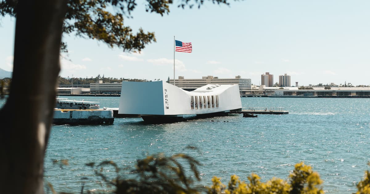 Památník USS Arizona v Pearl Harbor na Oahu
